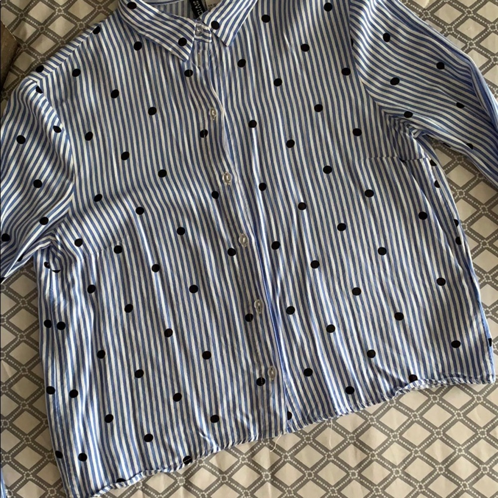 Button down Shirt - Picture 3 of 4